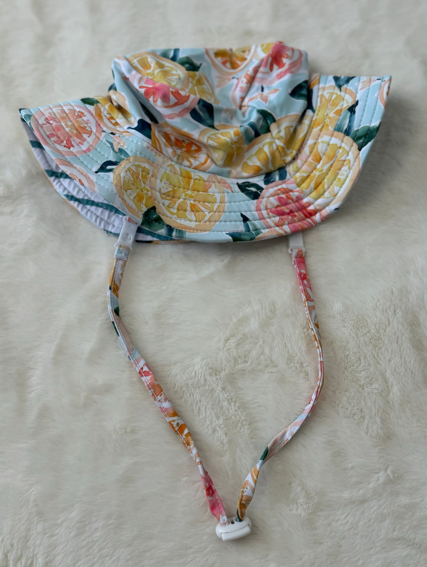 White and Green Lemon Print Sun Hat